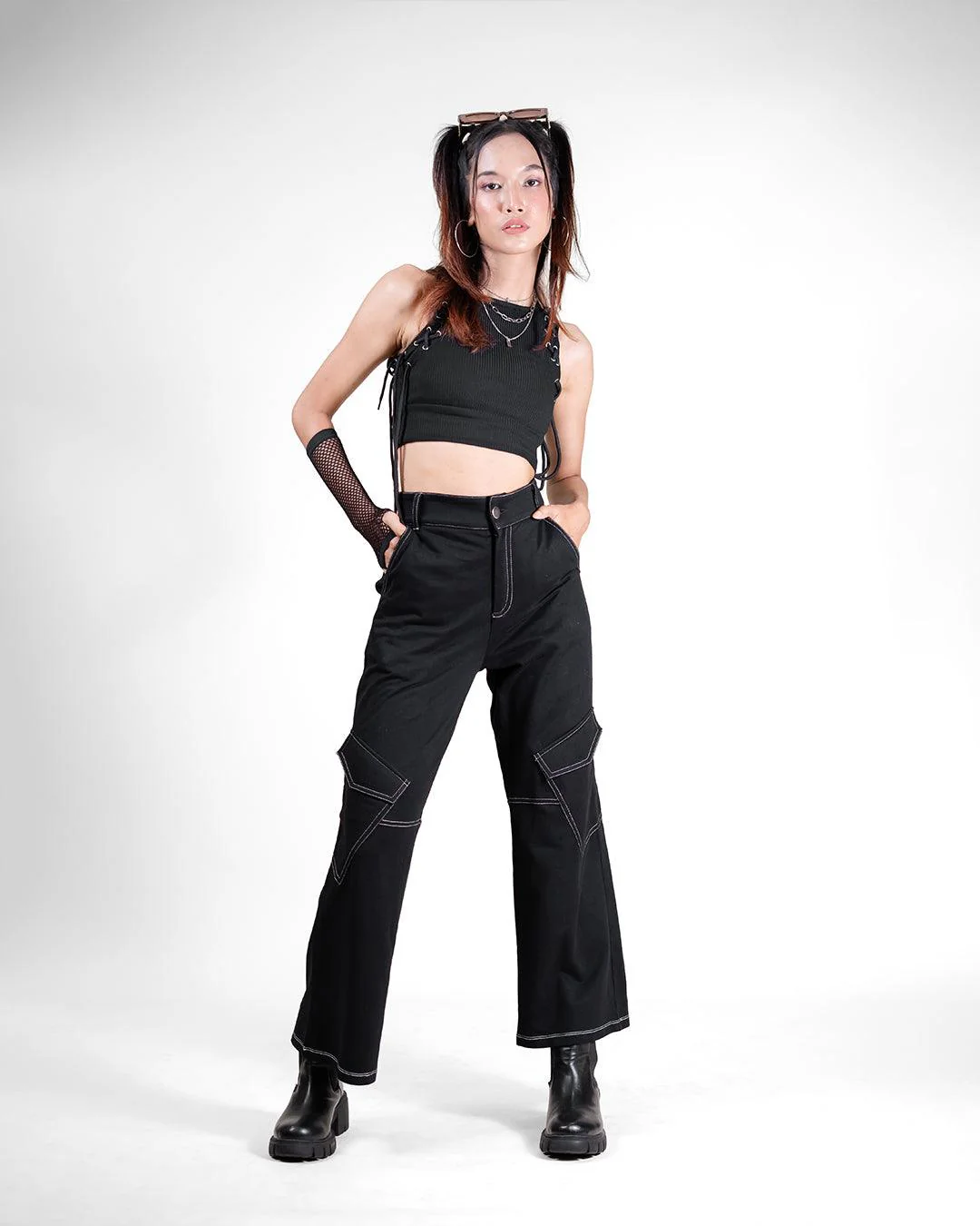 Acubi Style Tilted Pockets Baggy Womens Cargo In Black - Image 4