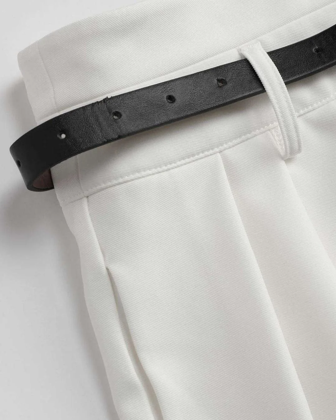 High Waist Pleated Trousers In White - Image 5