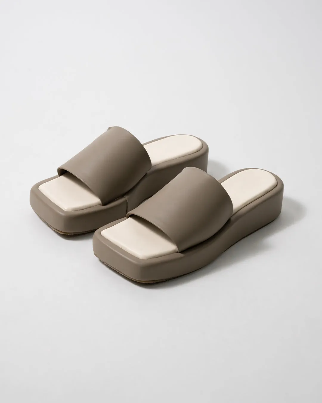 Retro vibe new york city girl flatform flats - Image 4