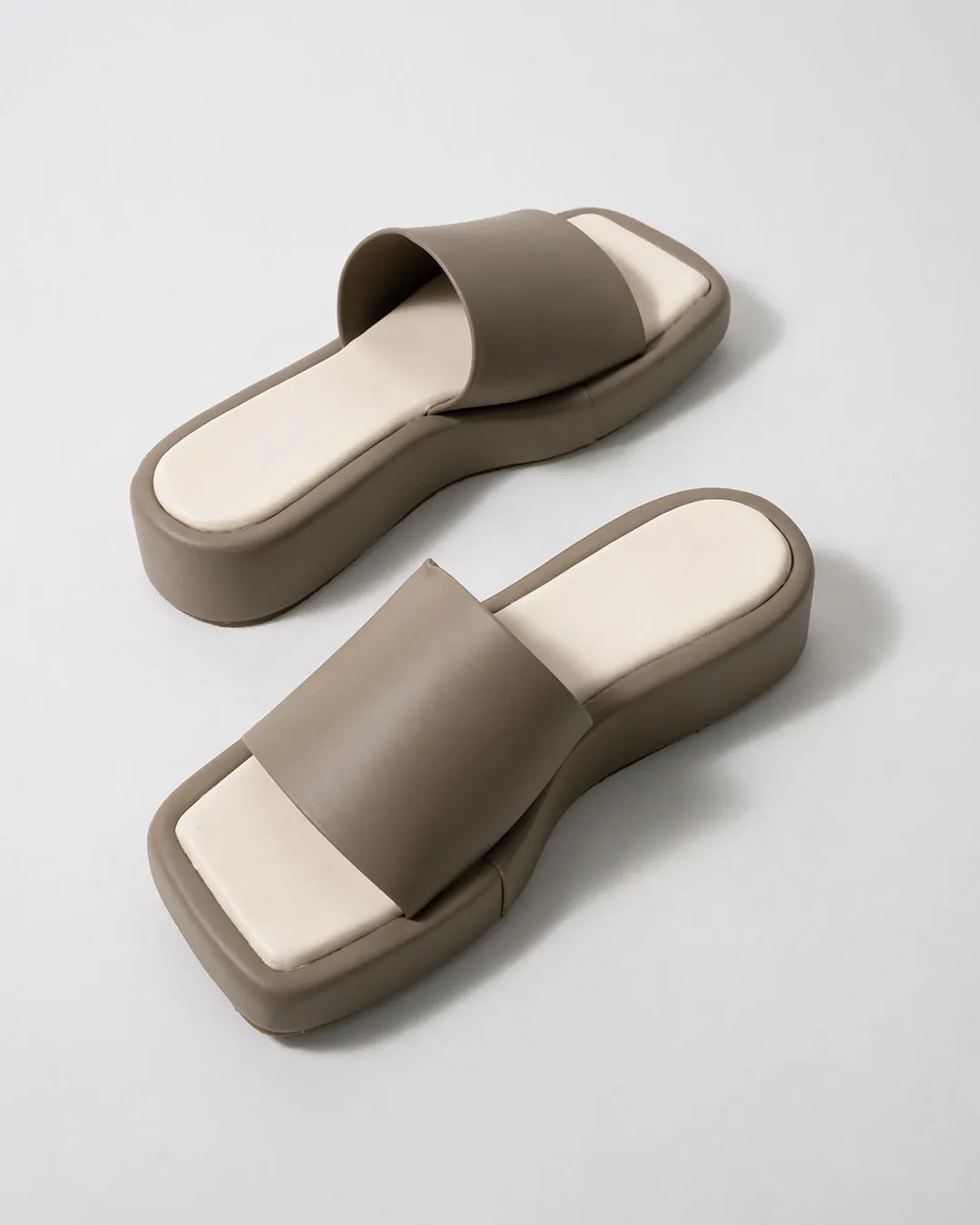 Retro vibe new york city girl flatform flats - Image 5