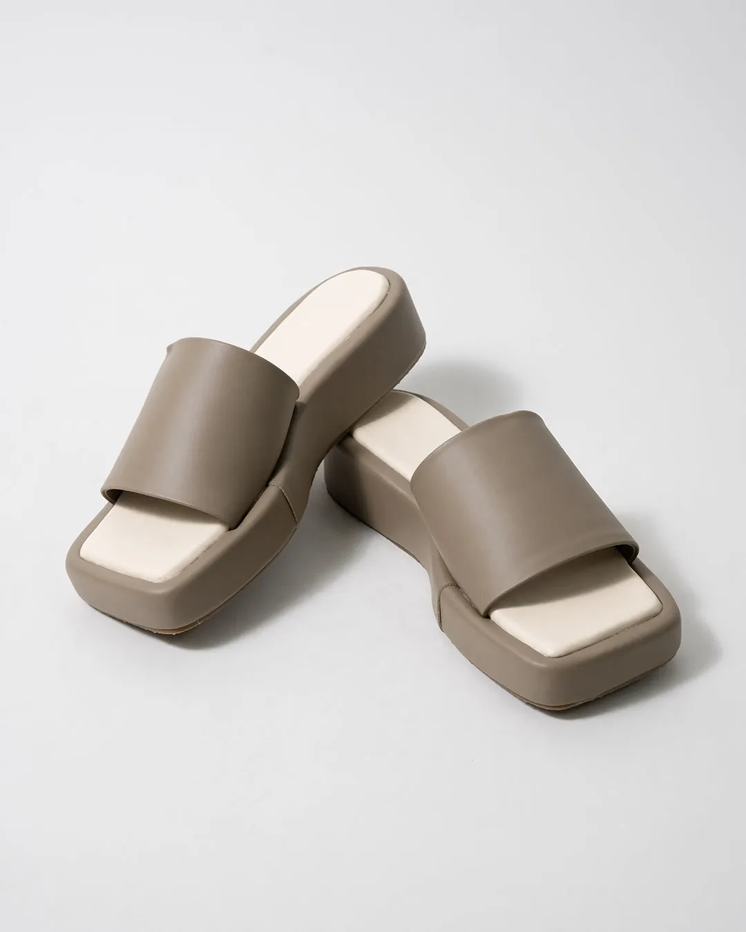 Retro vibe new york city girl flatform flats - Image 6