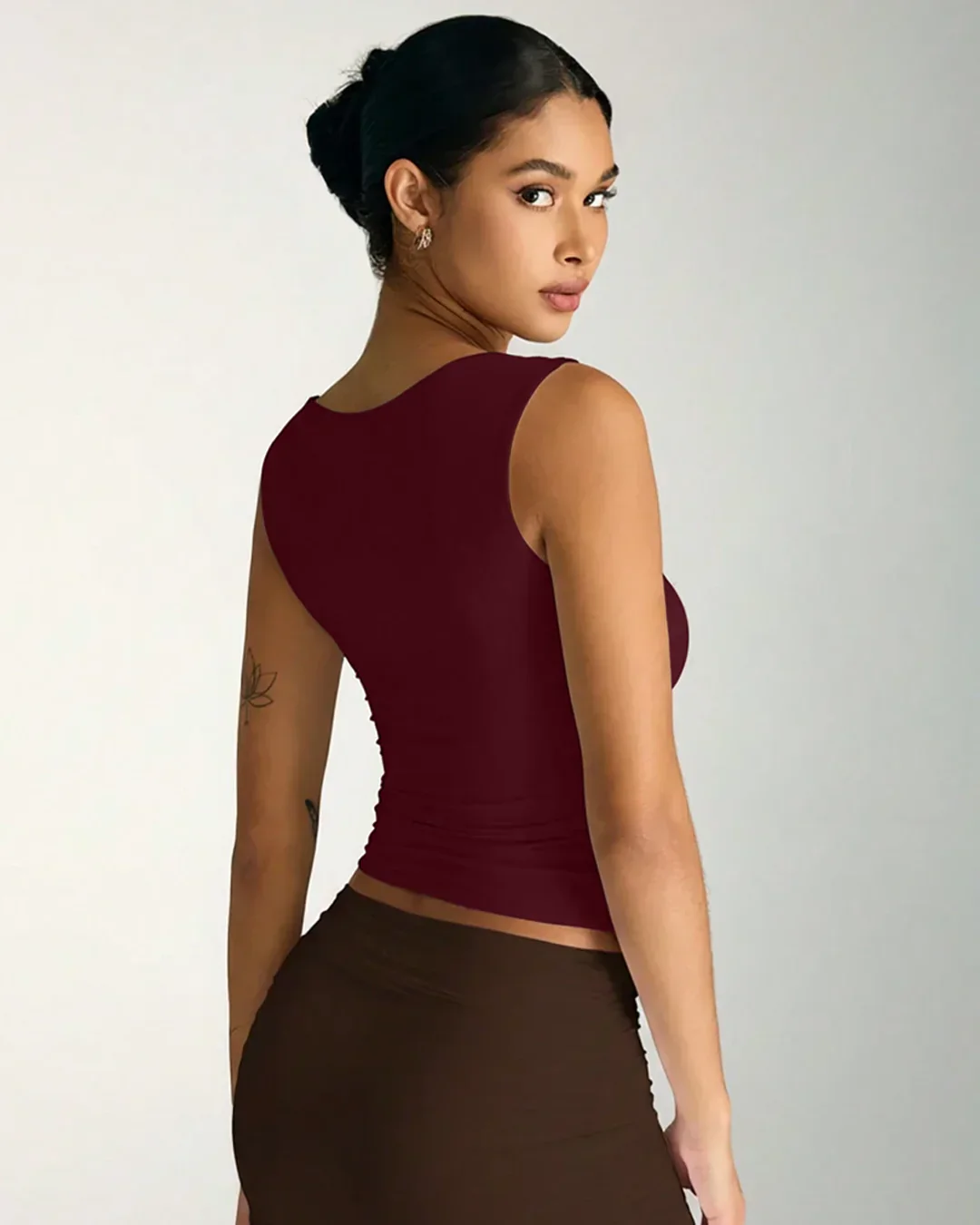 Square Neck Slim-Fit Straight Hem Solid Sleeveless Tank Top in Maroon - Image 3