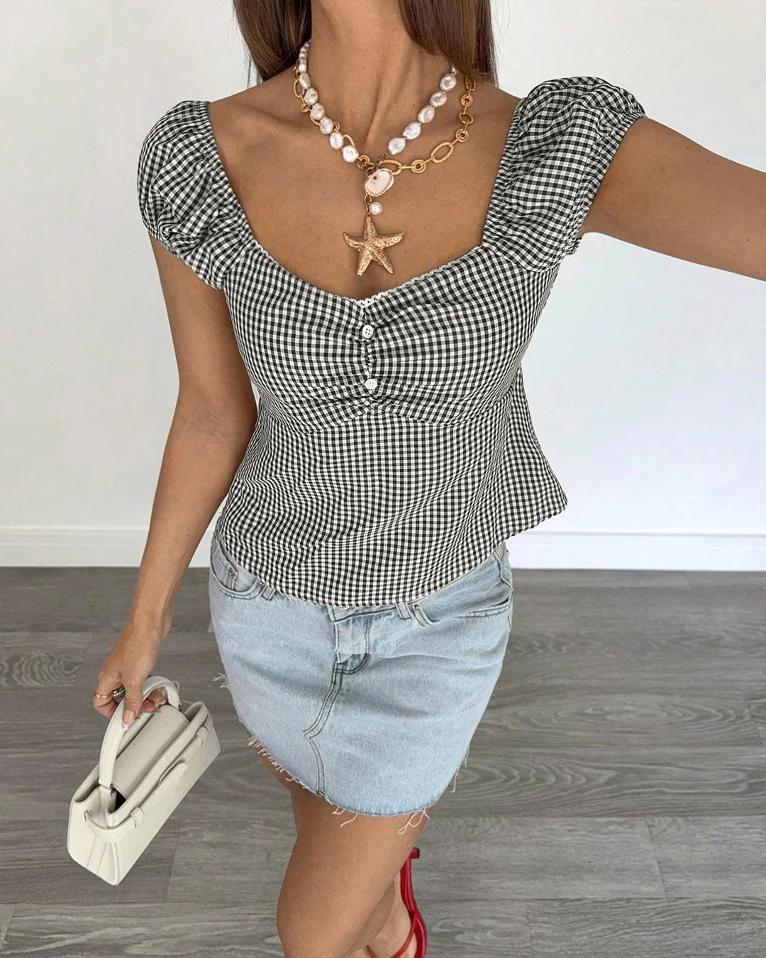 Striped Sweetheart Neck Short Sleeve Top in Black And White - Image 3
